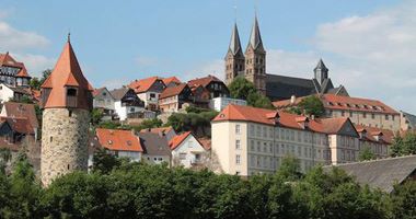 Stadtansicht Fritzlar aus der Neustadt mit Blick auf dem Dom und das Ursulinenkloster